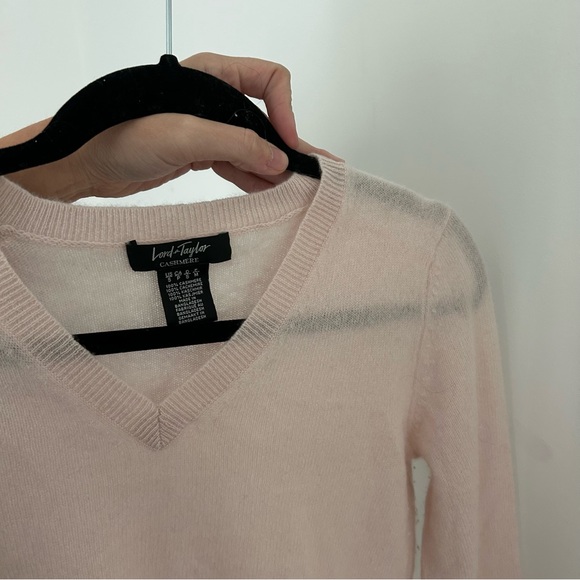 Lord & Taylor Light Pink Cashmere V-neck Sweater - Picture 3 of 6